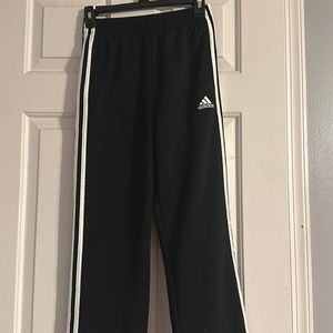 Boys size 8/10 Adidas pants.